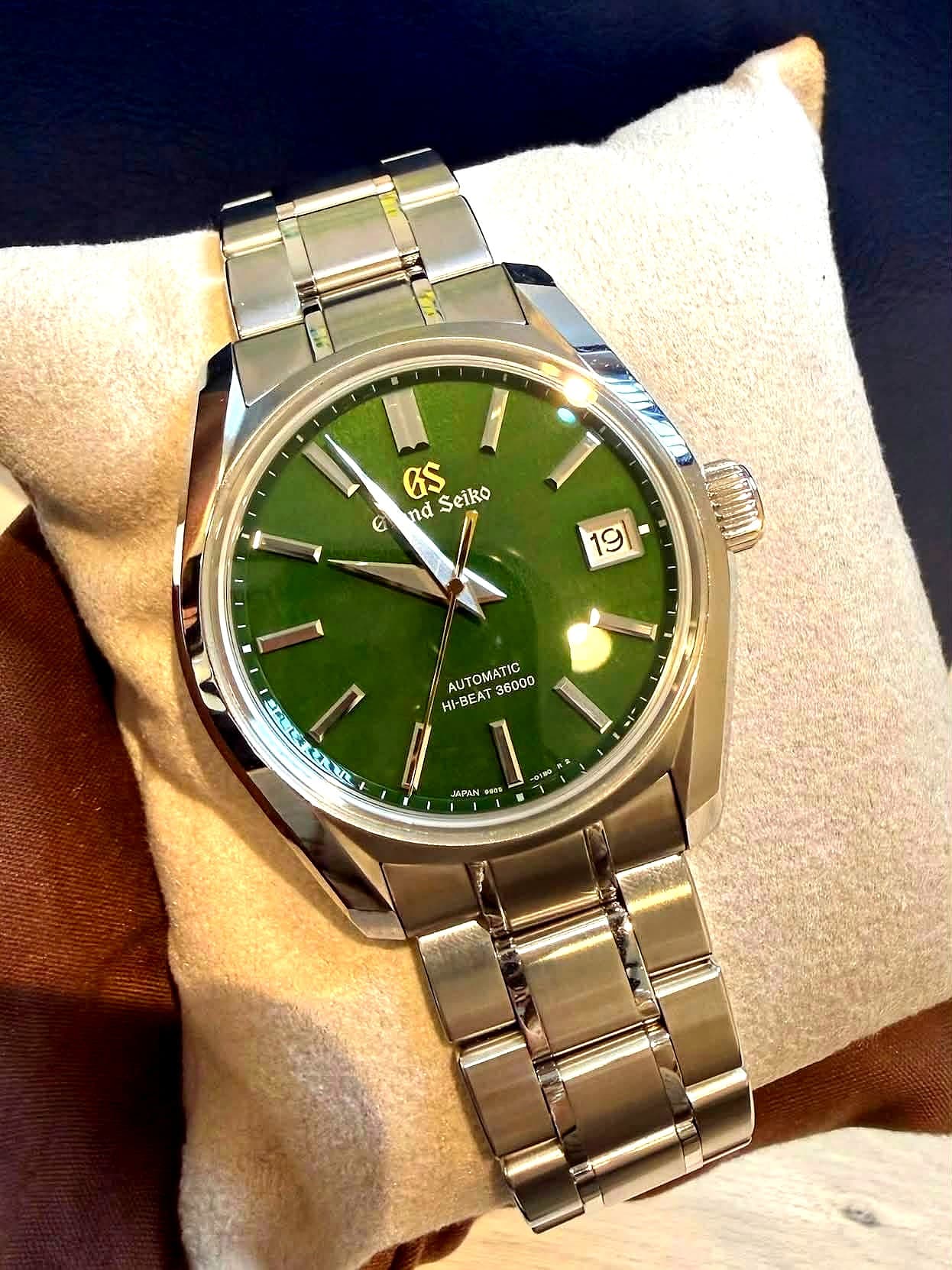 Grand Seiko Heritage SBGH351G Rikka deep green dial front view